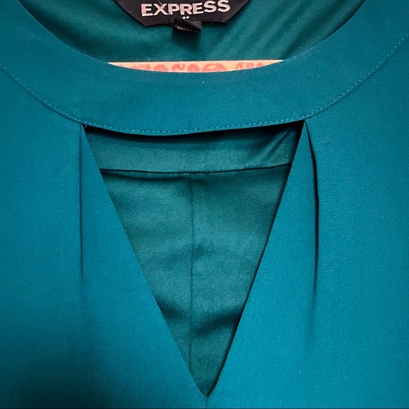 New w/ Tags Express -Dark Green Dress w/ Key Hole Cut Out on Neck Line Size XS - Picture 4 of 8